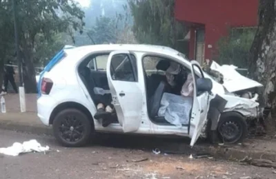 Dos jóvenes murieron en un choque sobre avenida San Martín de Eldorado