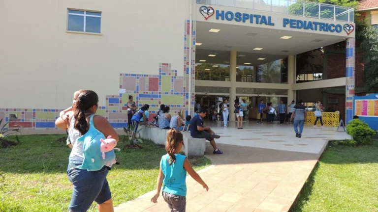La Policía de Misiones busca a una mujer que huyó con su beba tras detectarse cocaína en la sangre de la niña