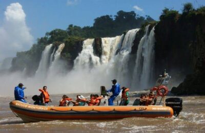 Murió un turista tras el vuelco de una lancha en las Cataratas del lado brasileño