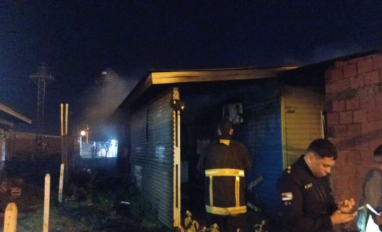 Bomberos sofocaron un incendio en una casa de Itaembé Guazú