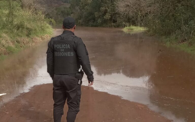 Crecida del río Uruguay: evacuaron a 41 familias en El Soberbio y cerraron el paso fronterizo