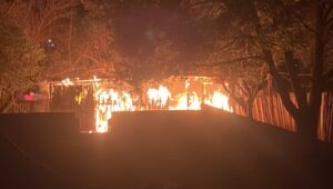 Un incendio destruyó por completo una vivienda de madera en Apóstoles