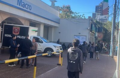 Tragedia en el centro de Posadas: se atragantó mientras comía y falleció dentro de un banco