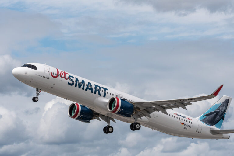 JetSMART será la primera ultra low cost de Sudamérica con internet satelital a bordo