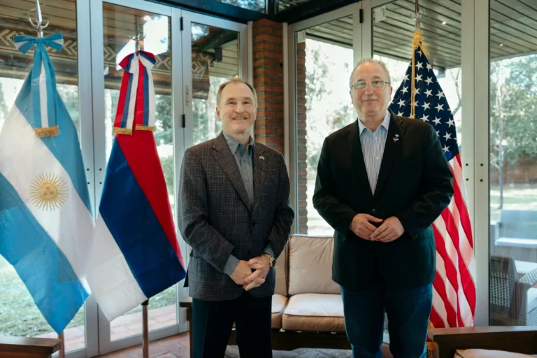 El embajador de Estados Unidos visitó Misiones y se reunió con Passalacqua
