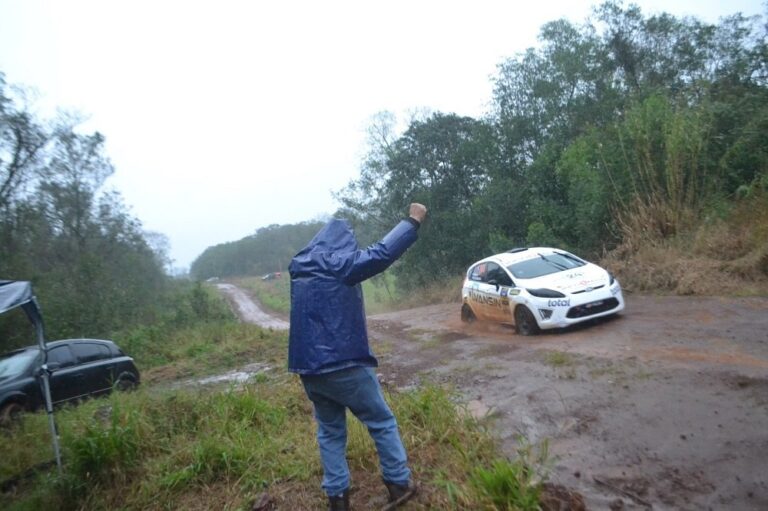 Pauly Koch y Marcelo Horchuk ganaron la cuarta fecha del Rally Misionero en Alem