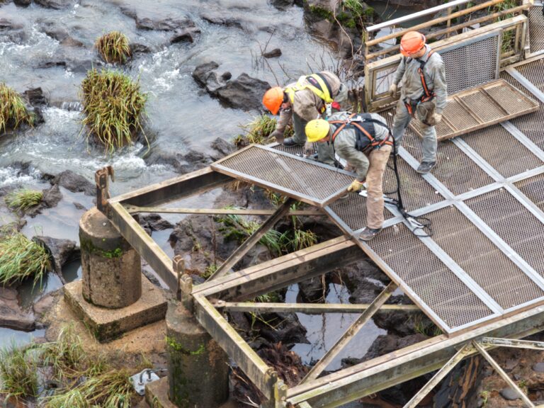 Cerraron la pasarela de la Garganta del Diablo por riesgo de una crecida extraordinaria del río Iguazú