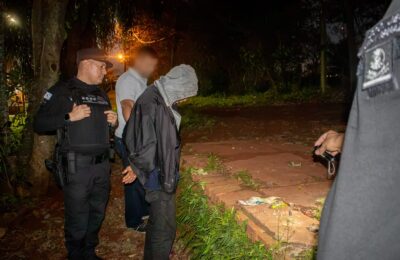 Policías encubiertos capturaron a dos dealers con cocaína y marihuana dosificadas en un barrio de Puerto Iguazú