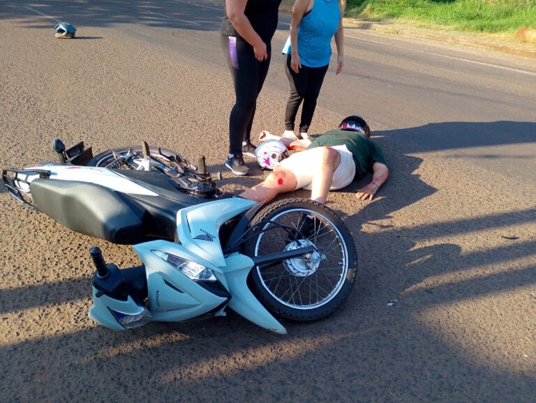 Choque entre un auto y una moto en Posadas dejó tres heridos, entre ellos una nena de 4 años