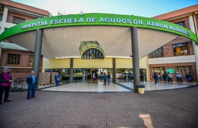 Un albañil recibió una descarga eléctrica y cayó de un techo mientras trabajaba en Posadas