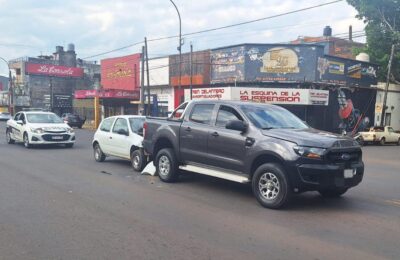 Choque en cadena entre tres vehículos en una avenida de Posadas