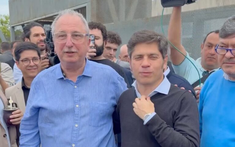 Kicillof desembarcó en Misiones: visitará Biofábrica, Apóstoles y cerrará con un acto en el PJ