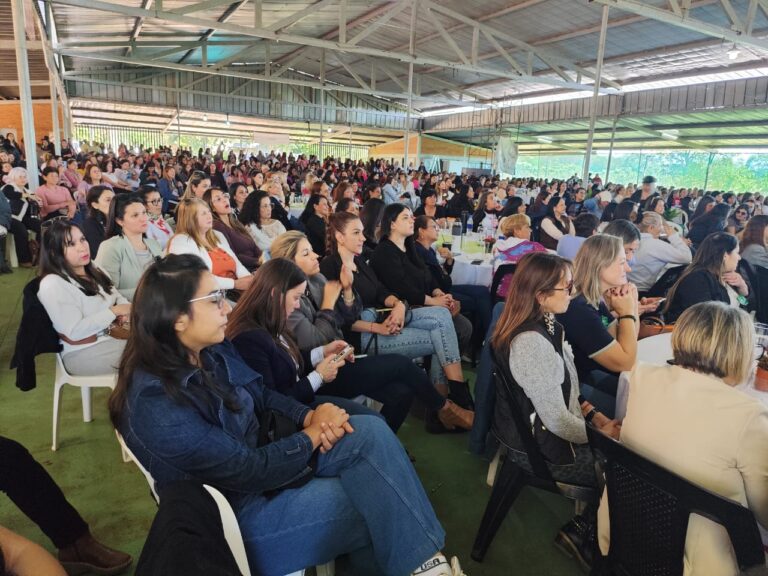Más de mil mujeres de distintos municipios participaron de un encuentro político en Oberá