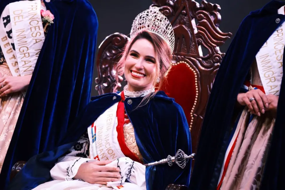 Melina Lovello fue elegida Reina Nacional del Inmigrante y también ganó la corona virtual
