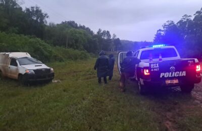 Garuhapé: una camioneta despistó sobre la Ruta 12, dio varios vuelcos y el conductor salió ileso