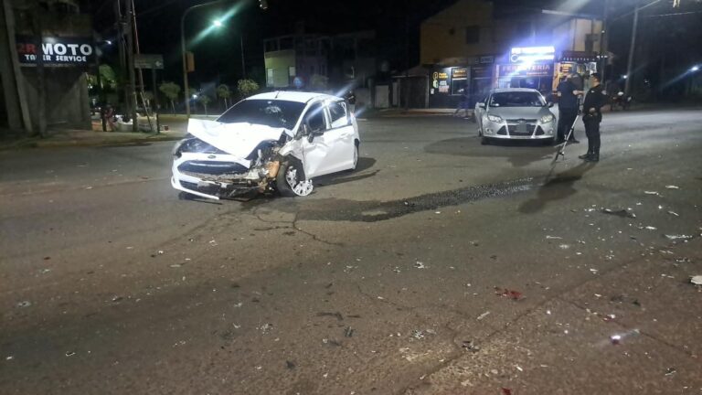 Choque en San Martín y Santa Cruz: un adolescente está en terapia intensiva y con riesgo de vida
