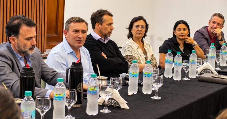 Coordinación de Gabinete y colegios profesionales acordaron una mesa de trabajo permanente en Misiones