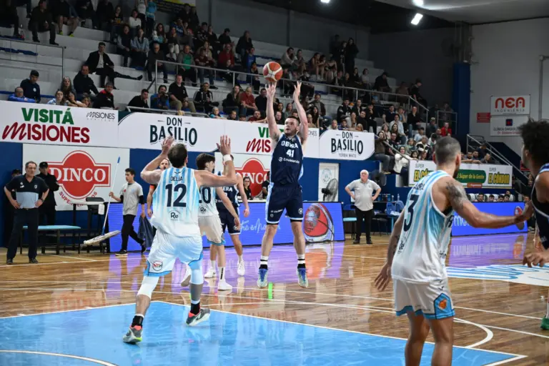 OTC cayó 84-78 ante Racing de Chivilcoy y todavía no pudo ganar en la temporada