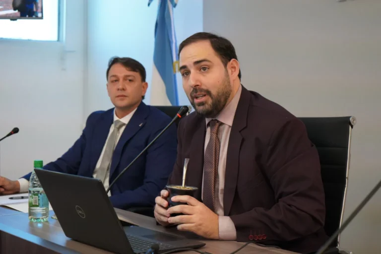 Alem presentó un Presupuesto 2027 sin deuda y con una baja del 15% en tasas a la industria