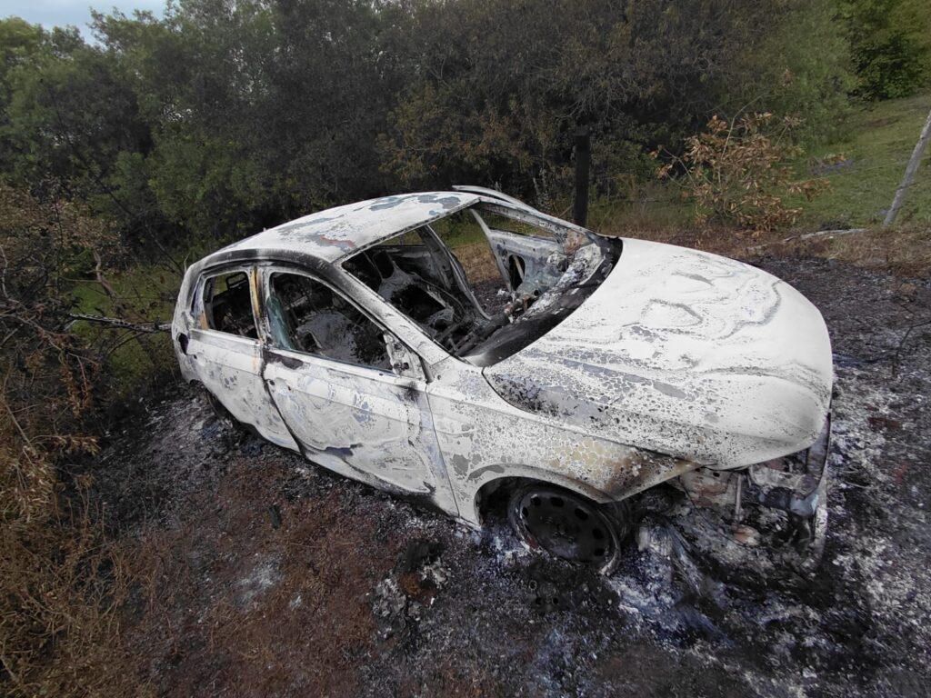 Posadas: hallaron un cuerpo calcinado dentro de un auto incendiado cerca del aeropuerto