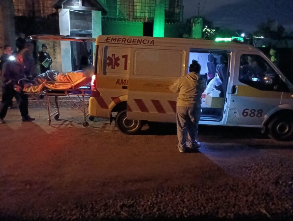Una vecina alertó al 911 porque hacía 48 horas no la veía y la Policía la encontró desvanecida dentro de su casa