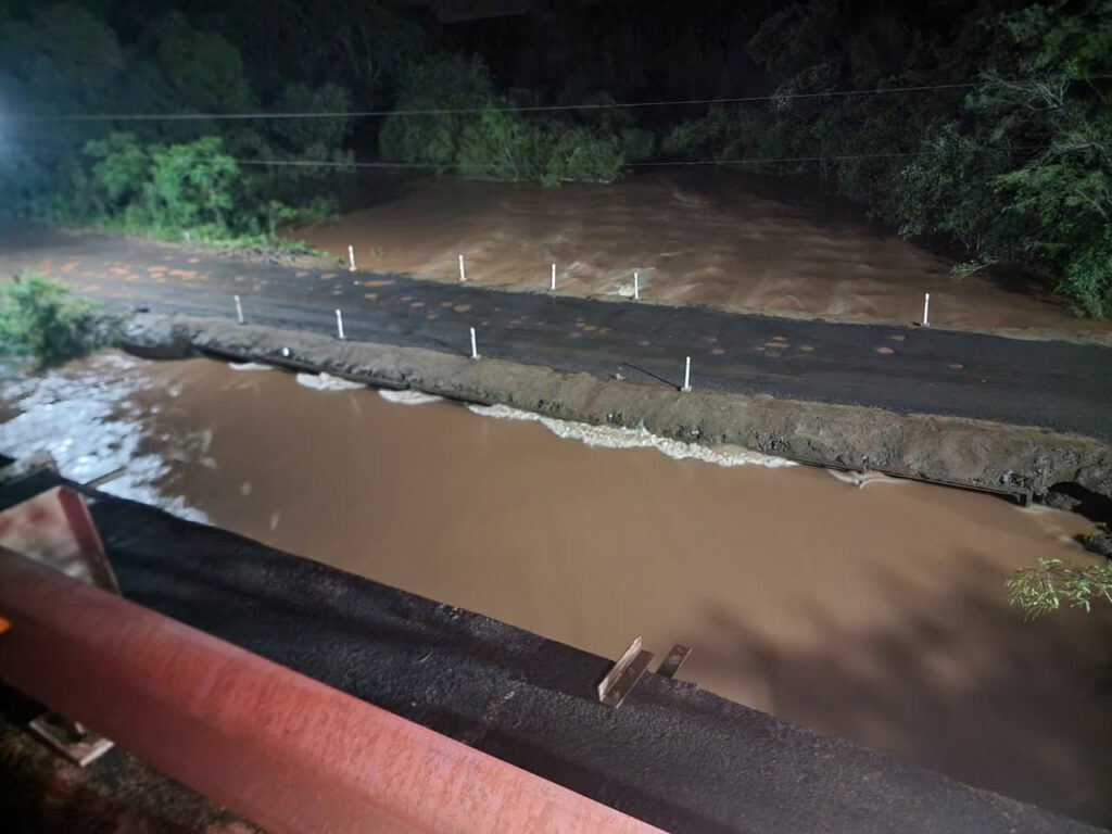 Temporal en Misiones: 40 viviendas dañadas, una familia evacuada y tres puentes permanecen cortados