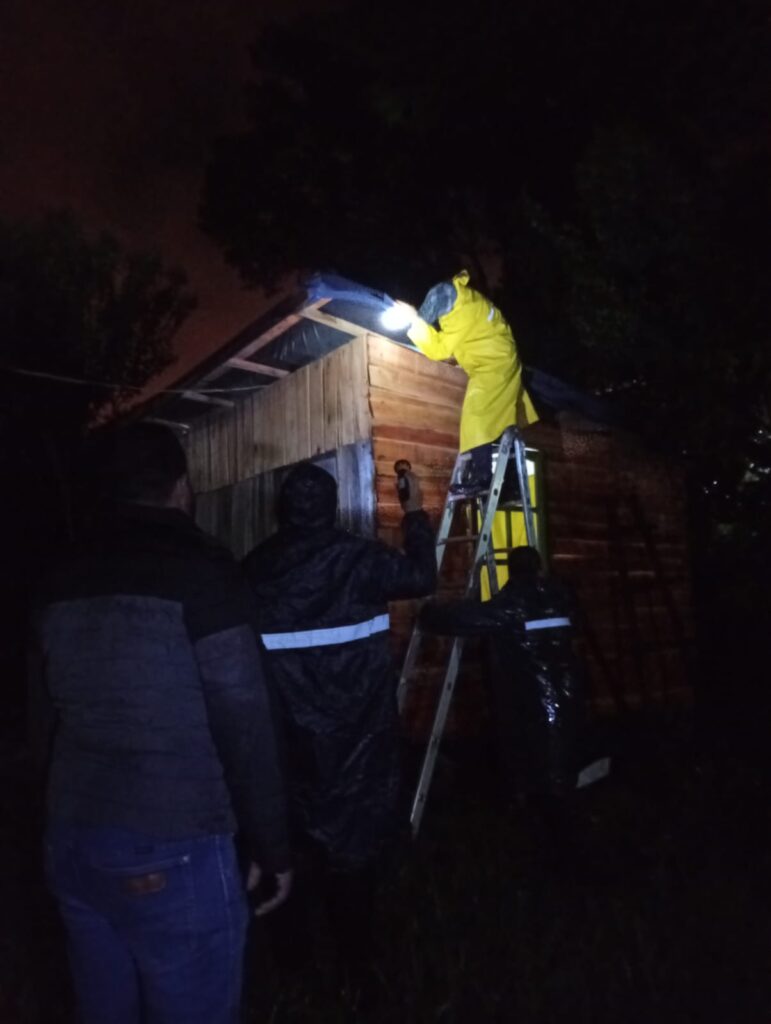 Temporal en Misiones: 40 viviendas dañadas, una familia evacuada y tres puentes permanecen cortados